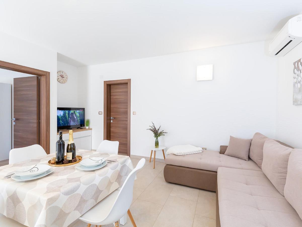 Villa Gioia Apartment With Terrace Poreč Buitenkant foto