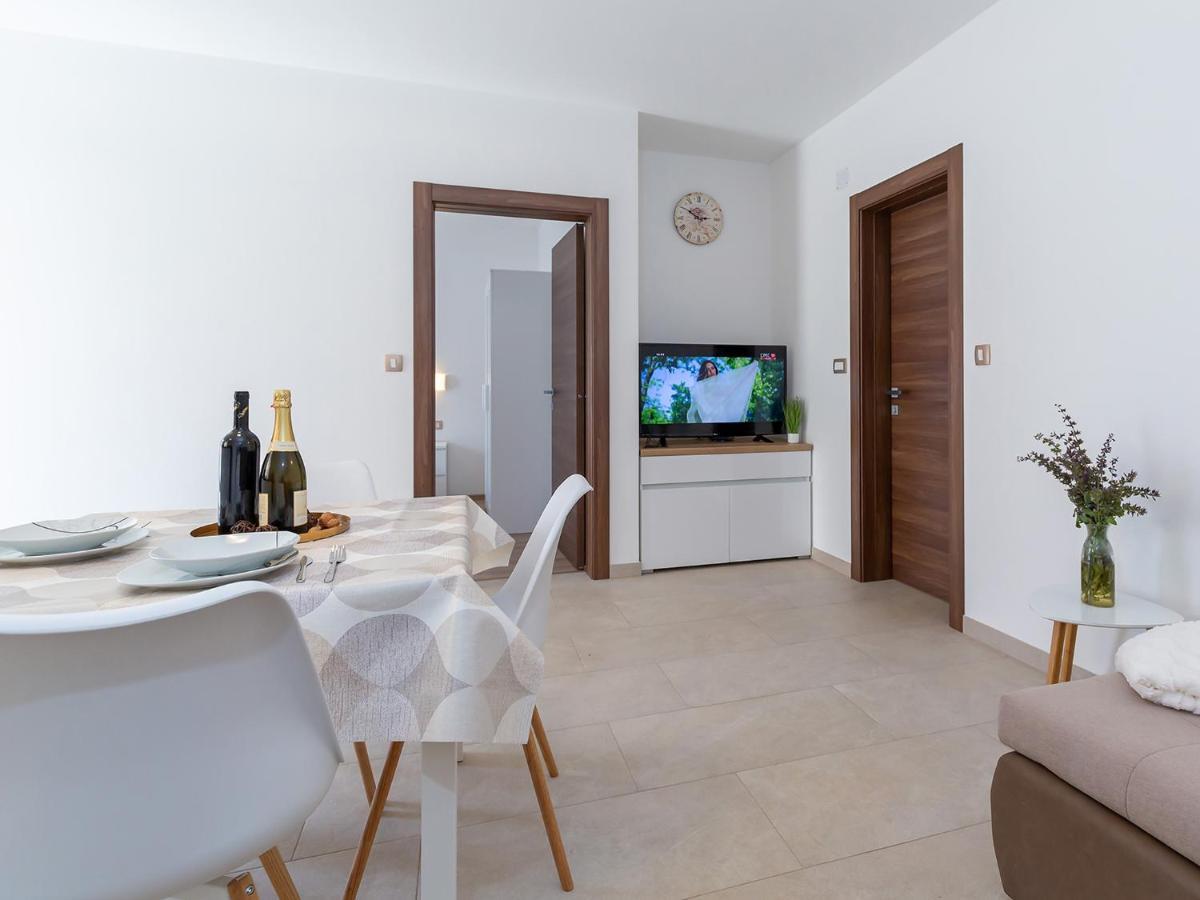 Villa Gioia Apartment With Terrace Poreč Buitenkant foto