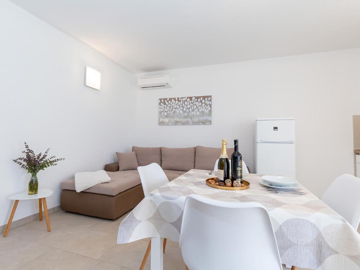 Villa Gioia Apartment With Terrace Poreč Buitenkant foto